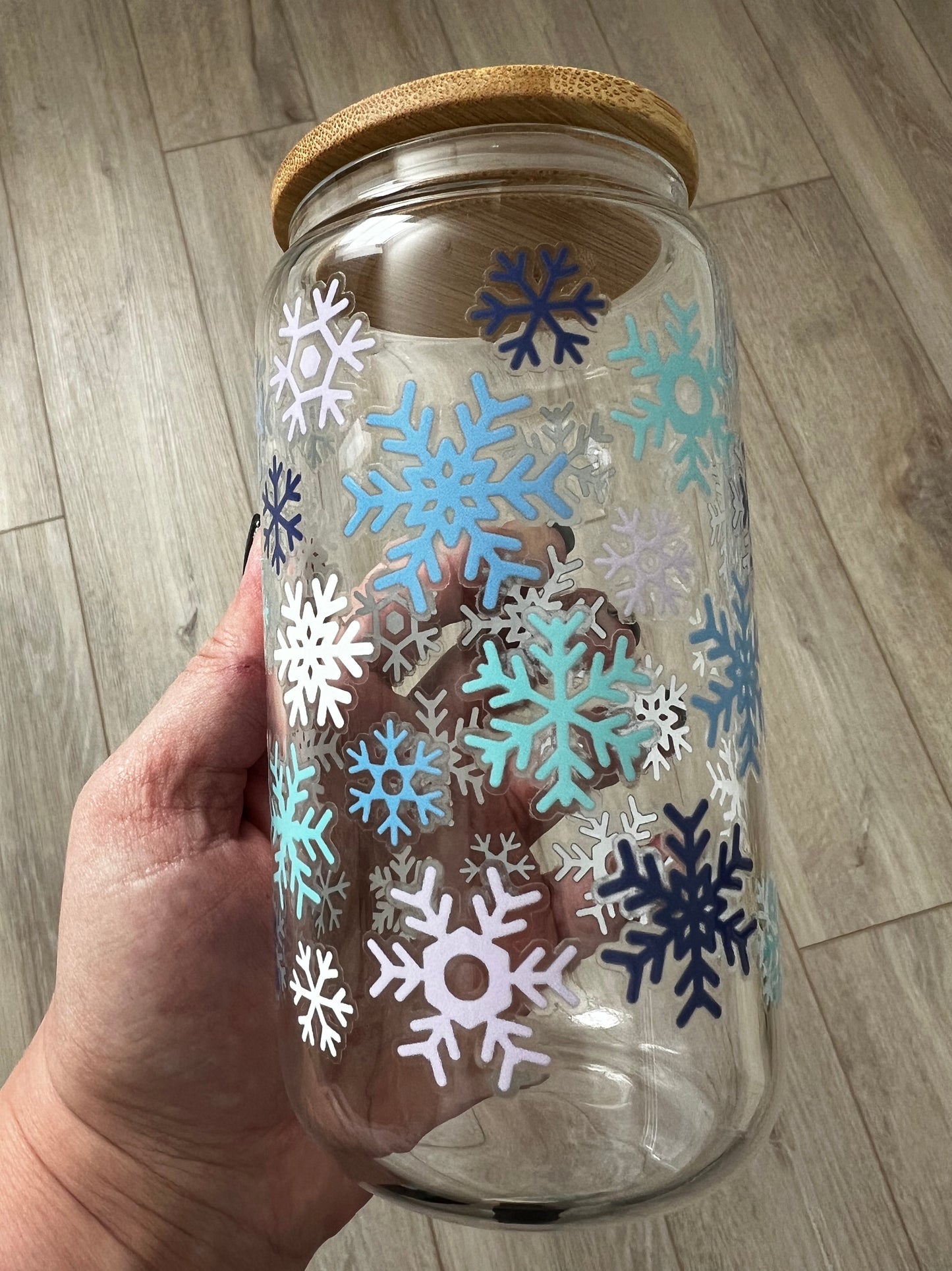 Winter Snowflakes 16 oz Beer Can Glass