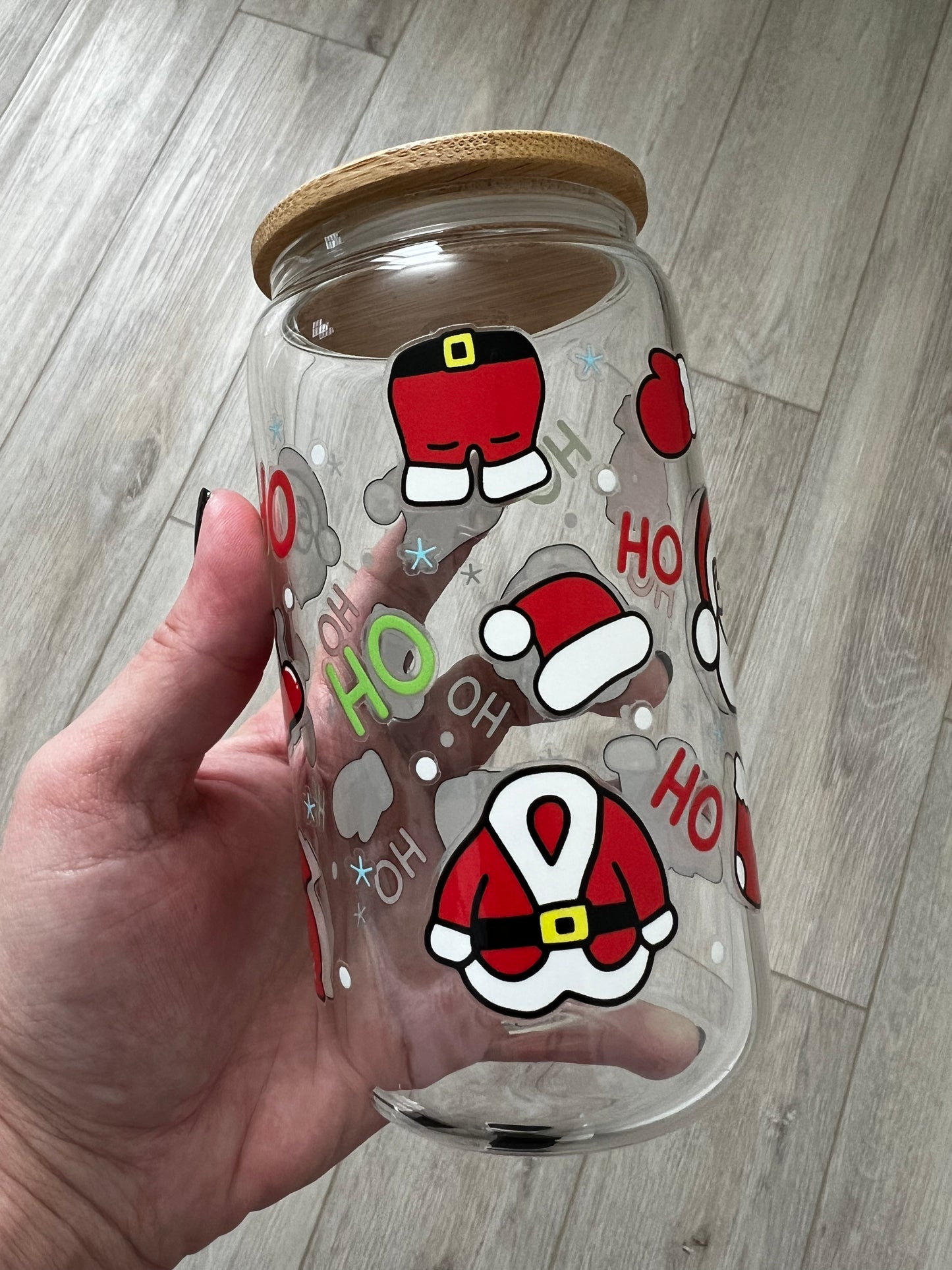 Santa Suit 16 oz Beer Can Glass