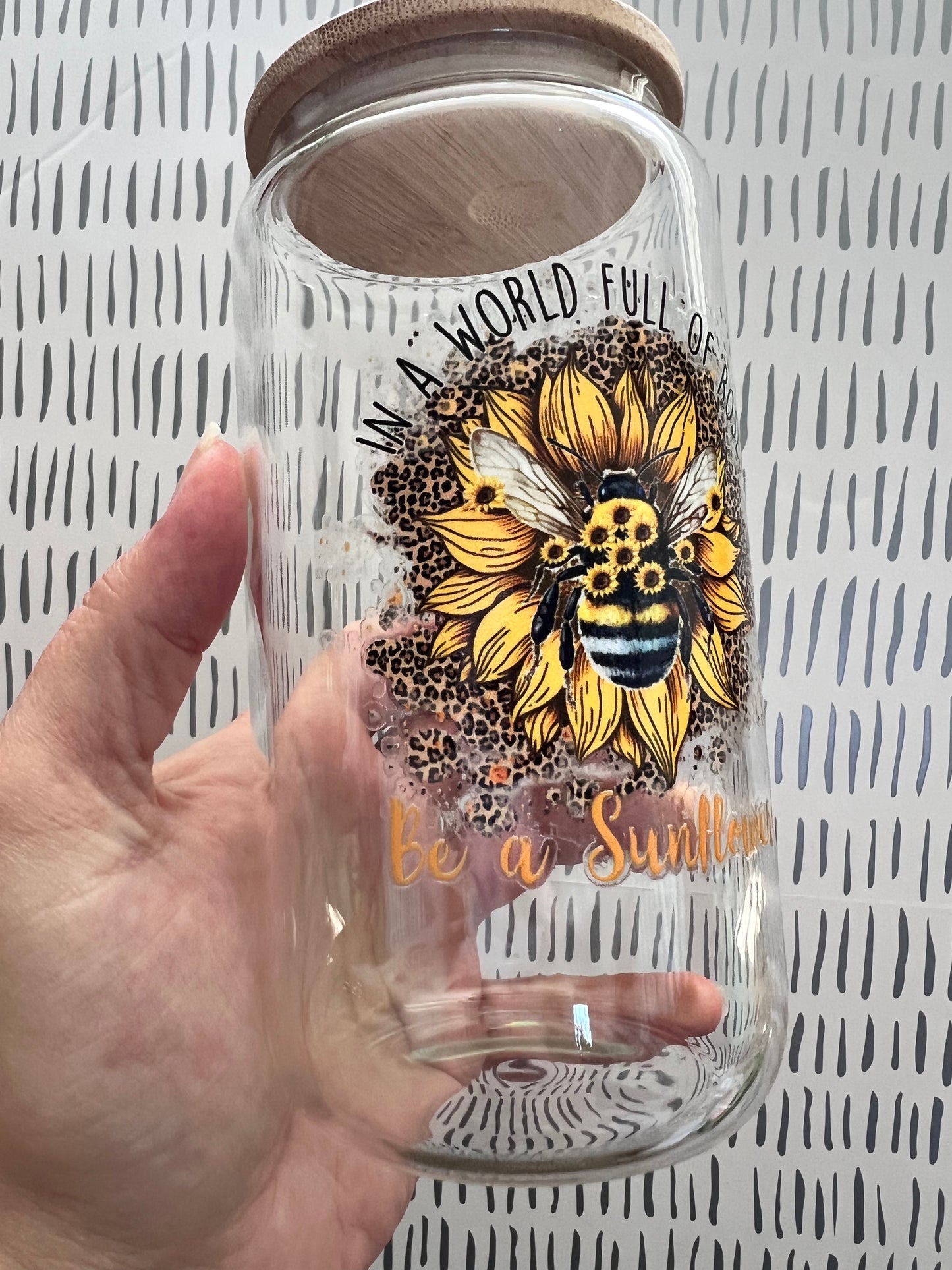 Bee a Sunflower 16 oz Beer Can Glass