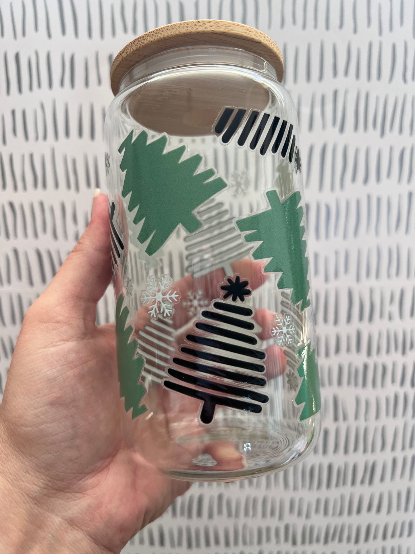 Christmas Trees 16 oz Beer Can Glass