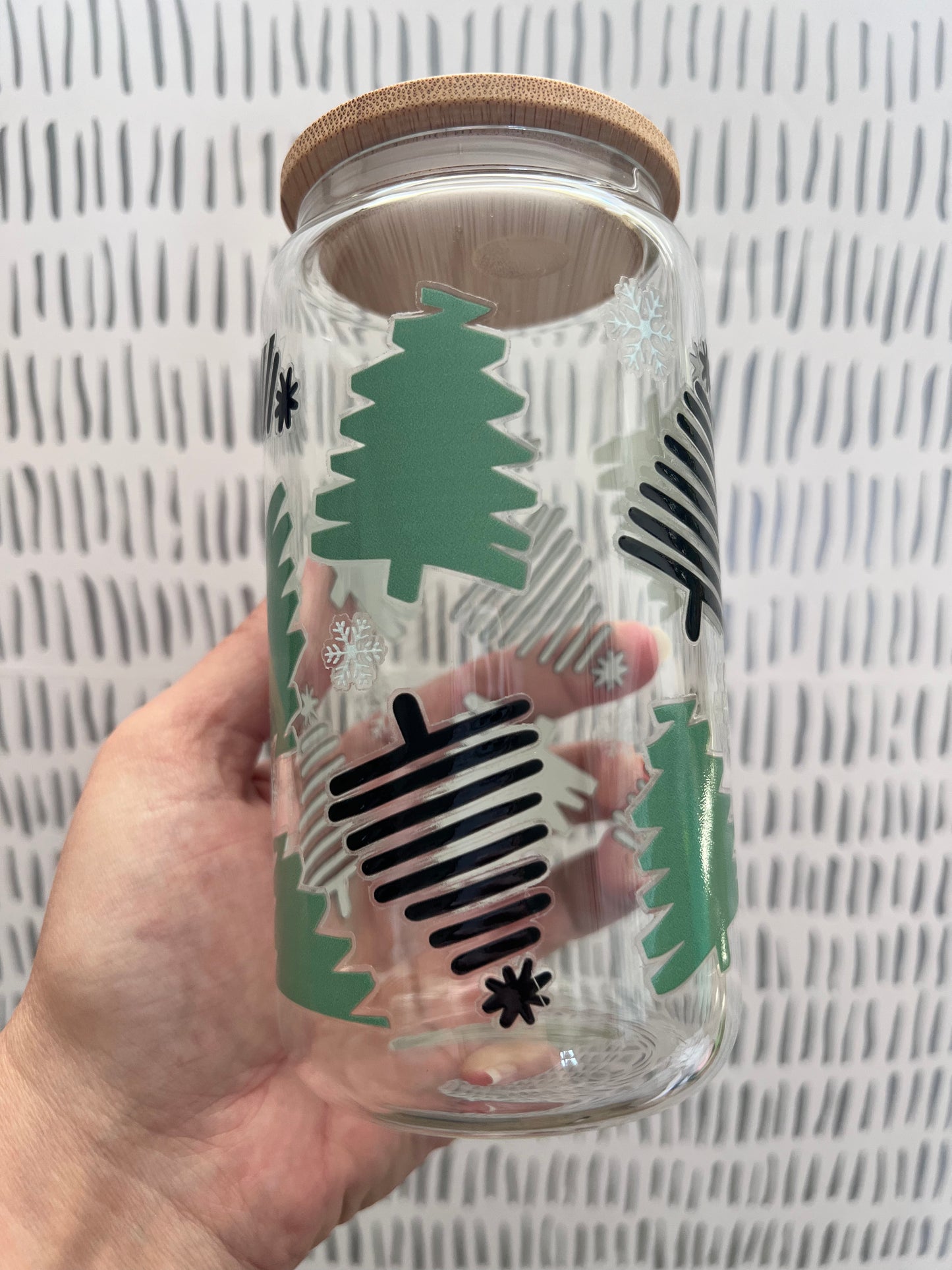 Christmas Trees 16 oz Beer Can Glass