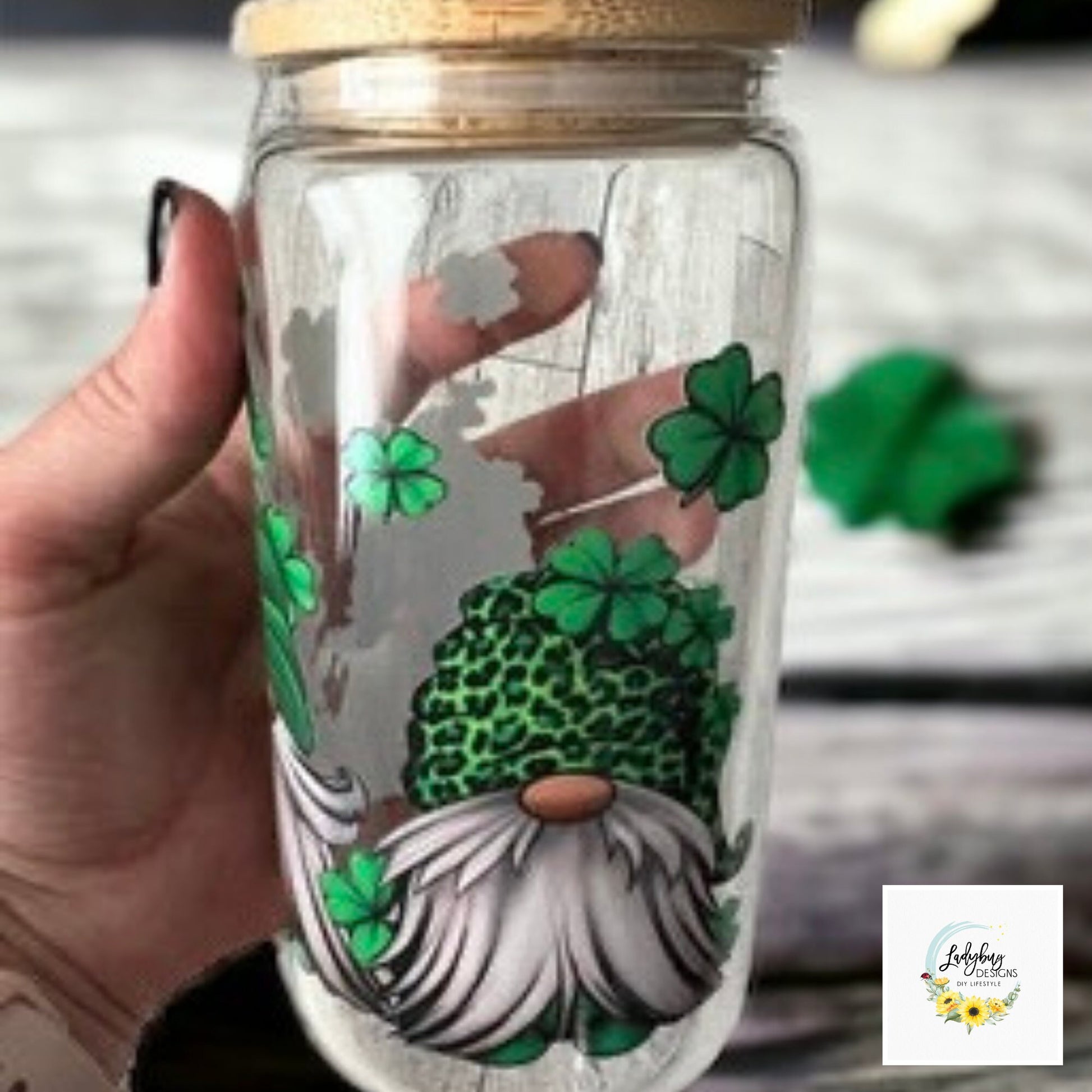 St Patricks Libbey, Lucky Beer Can Glass, Shamrock Libbey, Lucky Charm Glass, Irish Beer Can Glass, Green Ice Coffee Cup, Lucky Iced Coffee, St Pattys Day Glass, St Patricks Day Gift, Clover Glass Can, Lucky Green Libbey, Four Leaf Clover Cup, Luck of the Irish, Shamrock St Pats Cup