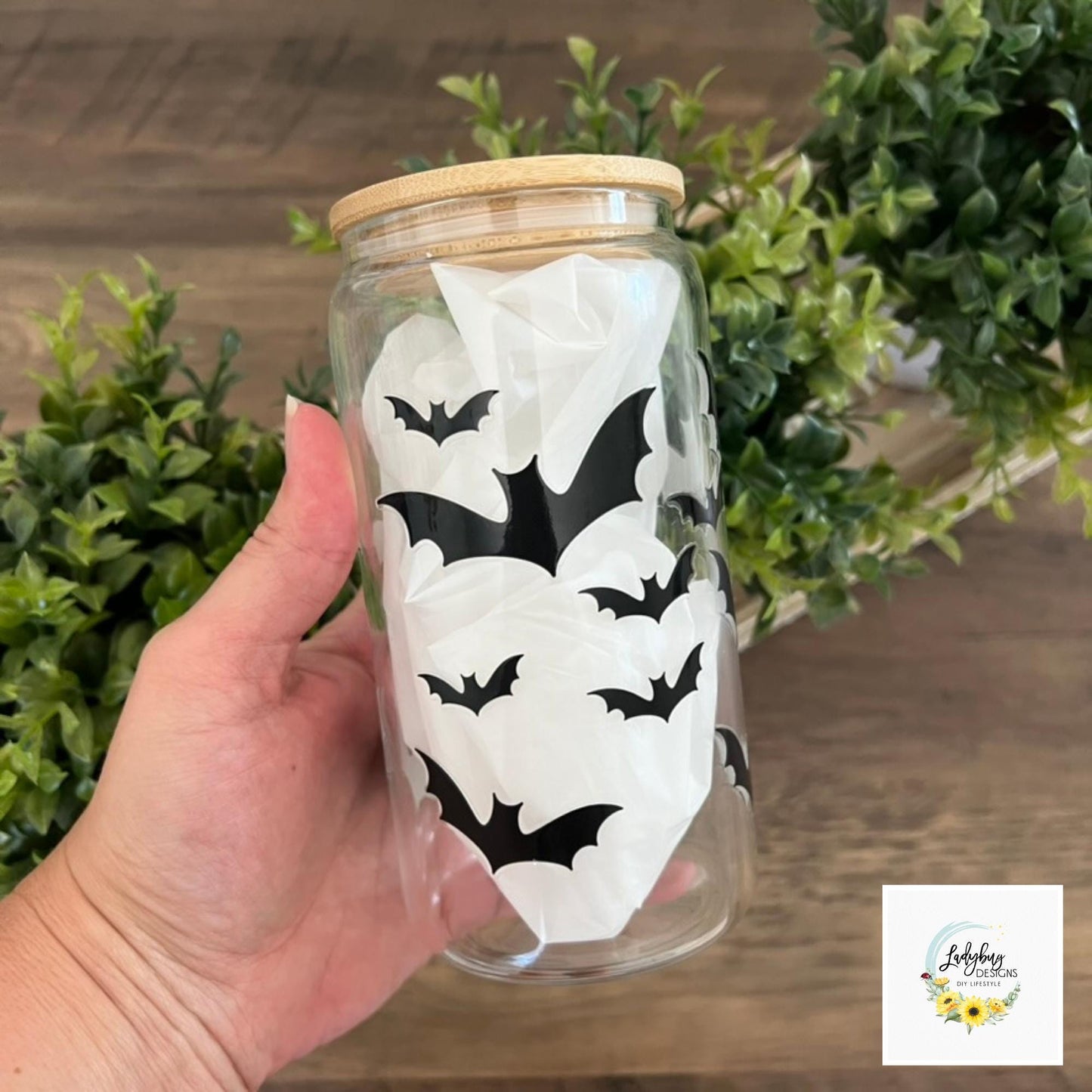 Bats Halloween Beer Can Glass with Bamboo Lid & Plastic Straw