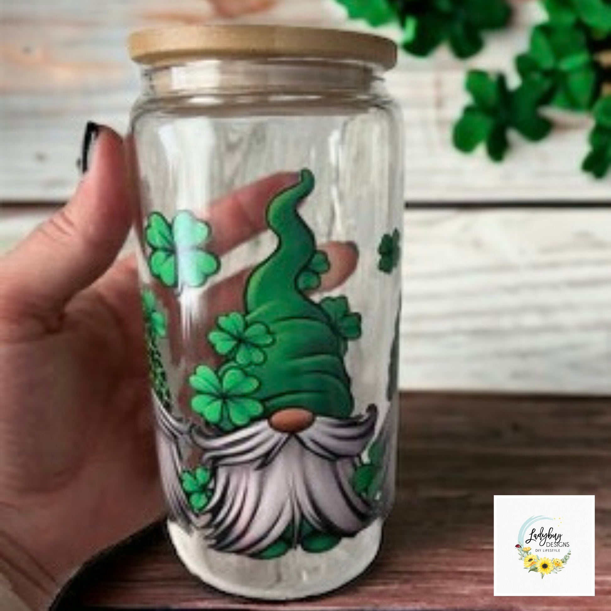 St Patricks Libbey, Lucky Beer Can Glass, Shamrock Libbey, Lucky Charm Glass, Irish Beer Can Glass, Green Ice Coffee Cup, Lucky Iced Coffee, St Pattys Day Glass, St Patricks Day Gift, Clover Glass Can, Lucky Green Libbey, Four Leaf Clover Cup, Luck of the Irish, Shamrock St Pats Cup