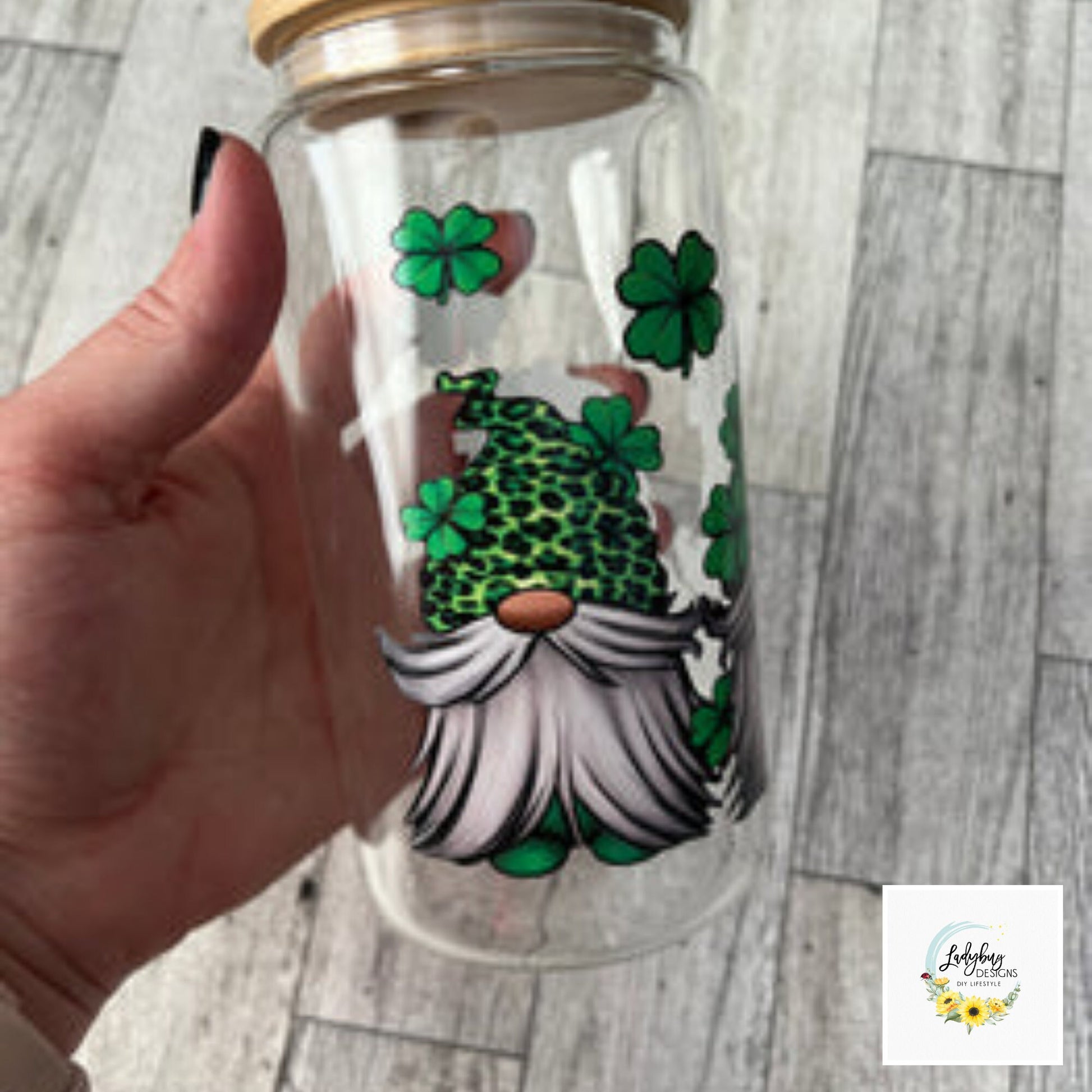 St Patricks Libbey, Lucky Beer Can Glass, Shamrock Libbey, Lucky Charm Glass, Irish Beer Can Glass, Green Ice Coffee Cup, Lucky Iced Coffee, St Pattys Day Glass, St Patricks Day Gift, Clover Glass Can, Lucky Green Libbey, Four Leaf Clover Cup, Luck of the Irish, Shamrock St Pats Cup