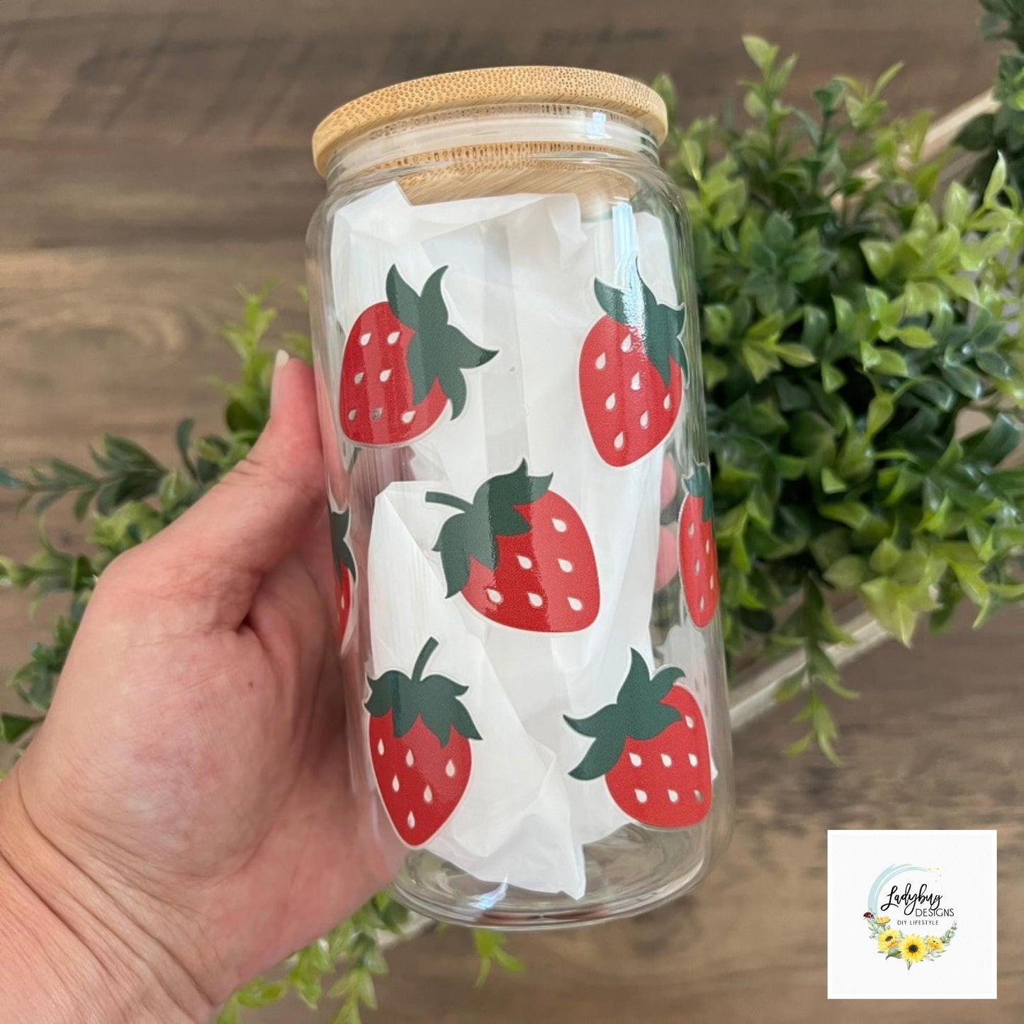 Strawberries 16oz Beer Can Glass