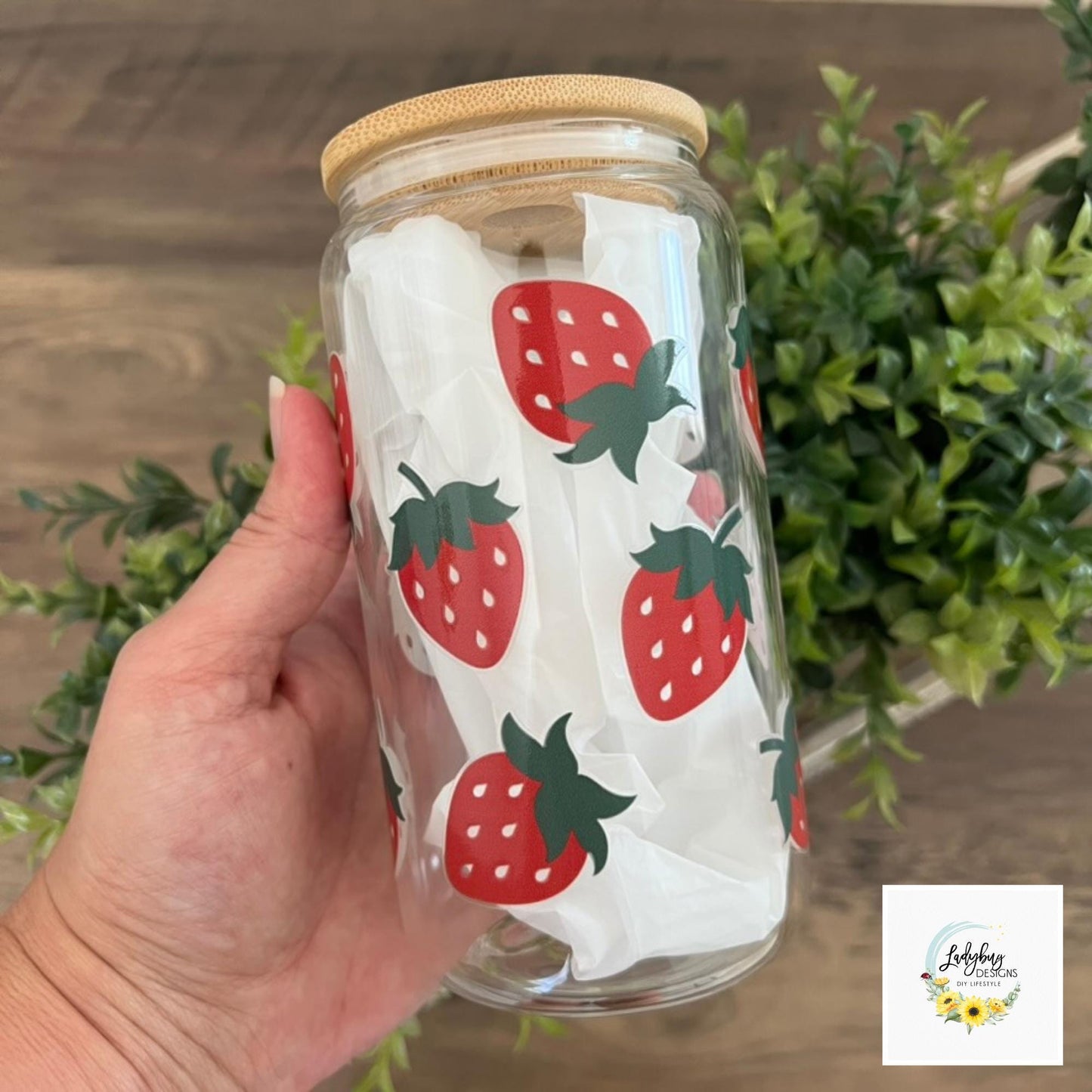 Strawberries 16oz Beer Can Glass