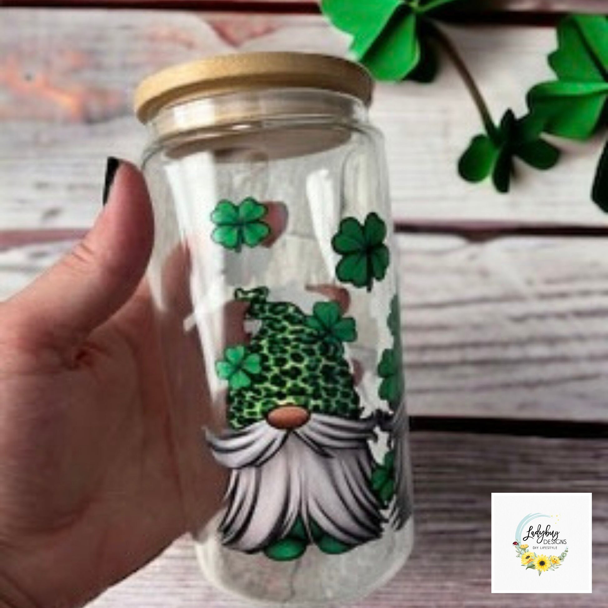 St Patricks Libbey, Lucky Beer Can Glass, Shamrock Libbey, Lucky Charm Glass, Irish Beer Can Glass, Green Ice Coffee Cup, Lucky Iced Coffee, St Pattys Day Glass, St Patricks Day Gift, Clover Glass Can, Lucky Green Libbey, Four Leaf Clover Cup, Luck of the Irish, Shamrock St Pats Cup