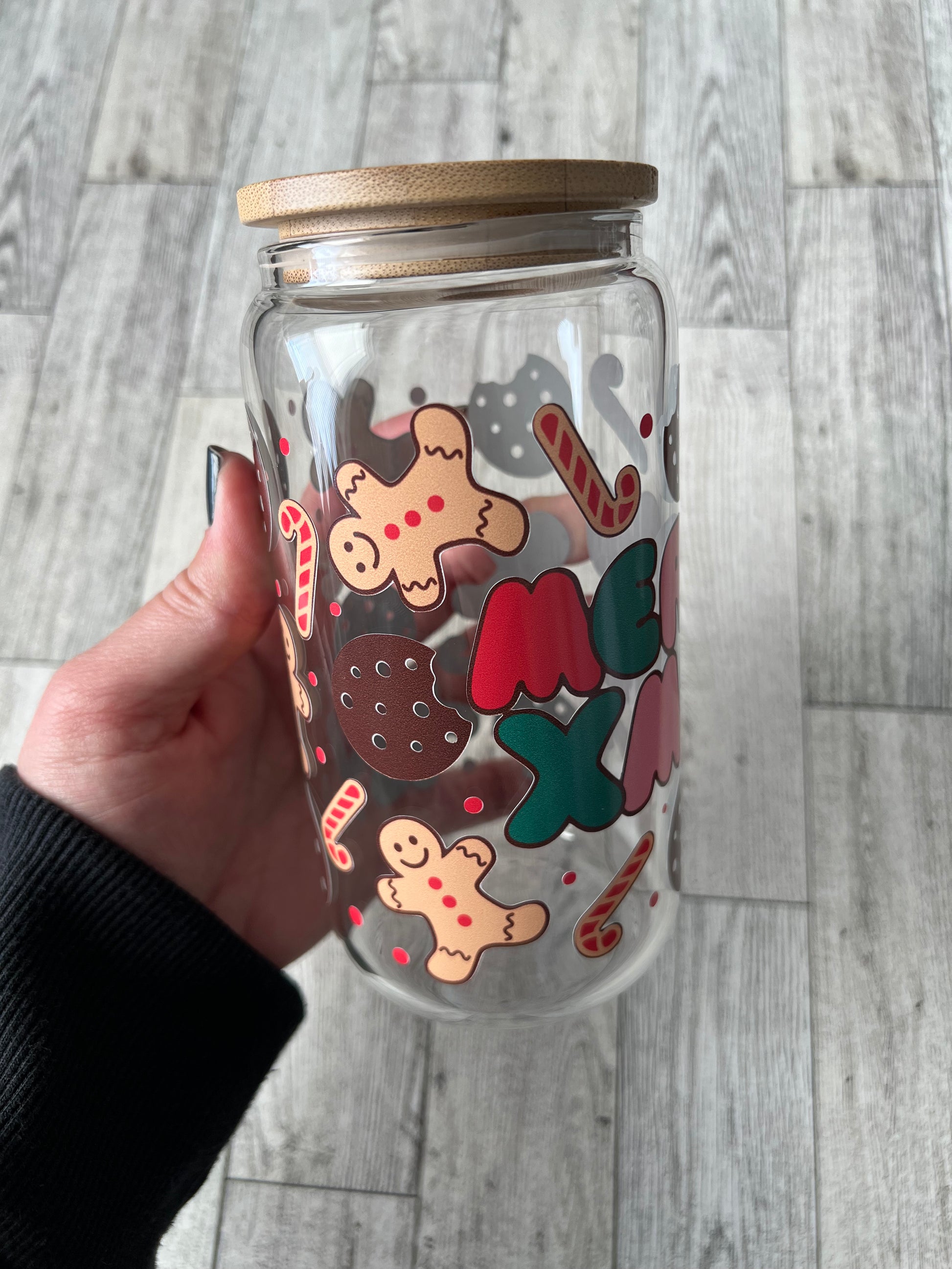 Merry Xmas 16 oz Beer Can Glass - Ladybug Designs, DIY Lifestyle