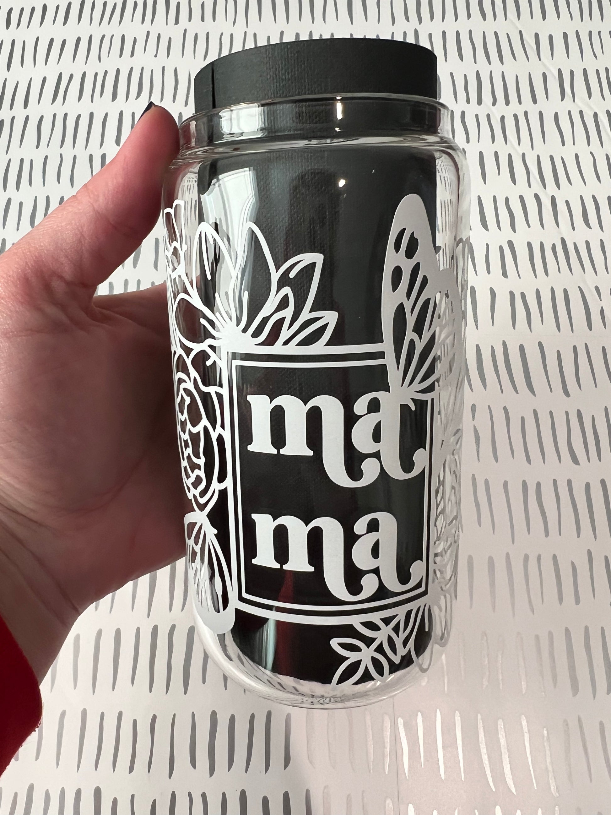 Butterfly Mama 16 oz Beer Can Glass - Ladybug Designs, DIY Lifestyle